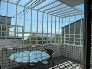 breeze and waves a seaside inn