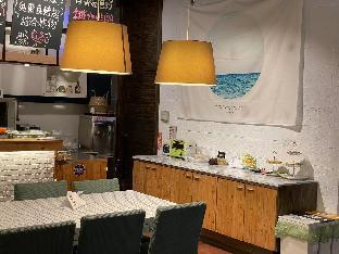 breeze and waves a seaside inn