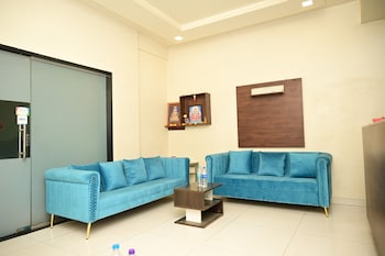 hmr royal inn