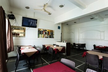 hmr royal inn