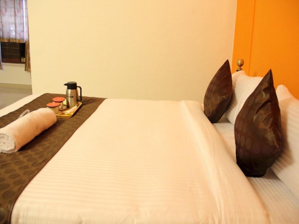 Hmr Royal Inn,Donaje>>Pune,3 star