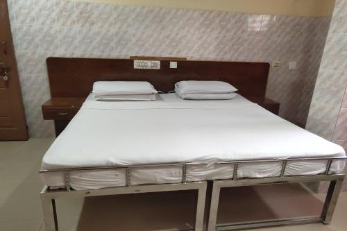 mayura guest house