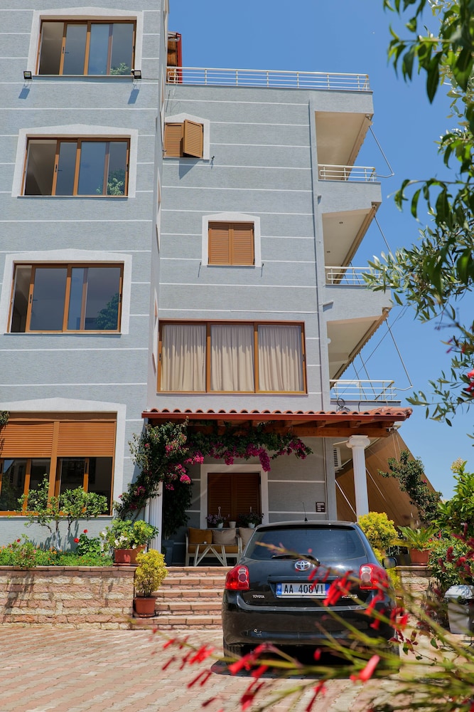 hotel milo