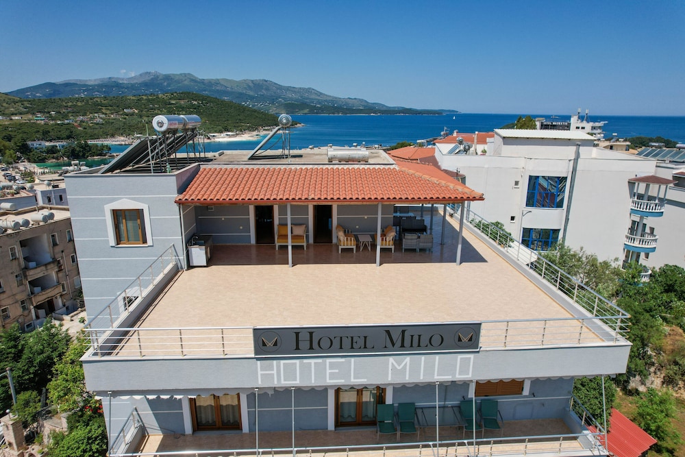 hotel milo