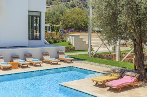 ecclesia hotel adults only