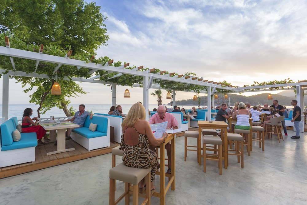 ecclesia hotel adults only