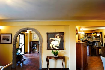 Borgo I Tre Baroni,In Poppi (Moggiona),4 star