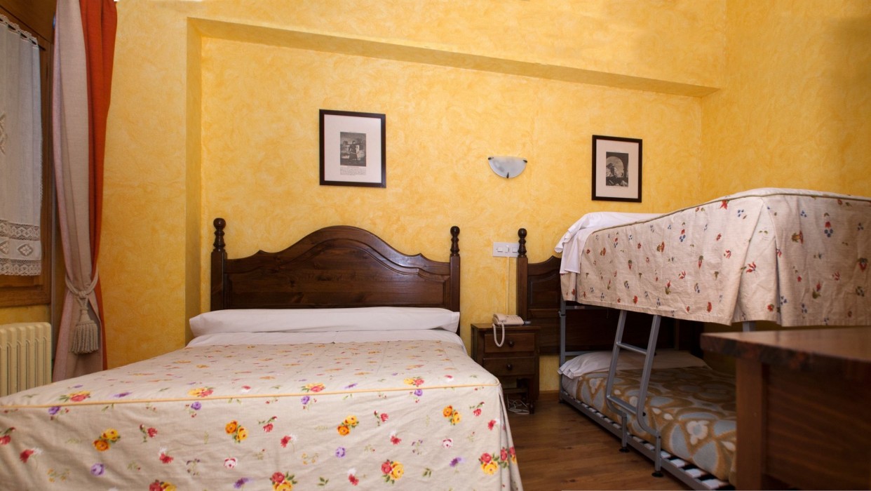 Hostal Rio Ara Bellosta,Near Torre Costa De Fiscal,3 star