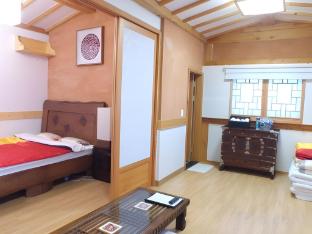 hwangnamkwan hanok guesthouse