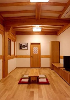hwangnamkwan hanok guesthouse