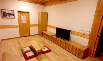 hwangnamkwan hanok guesthouse