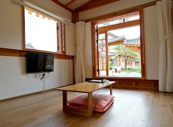 hwangnamkwan hanok guesthouse