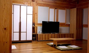 hwangnamkwan hanok guesthouse