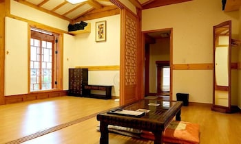 hwangnamkwan hanok guesthouse