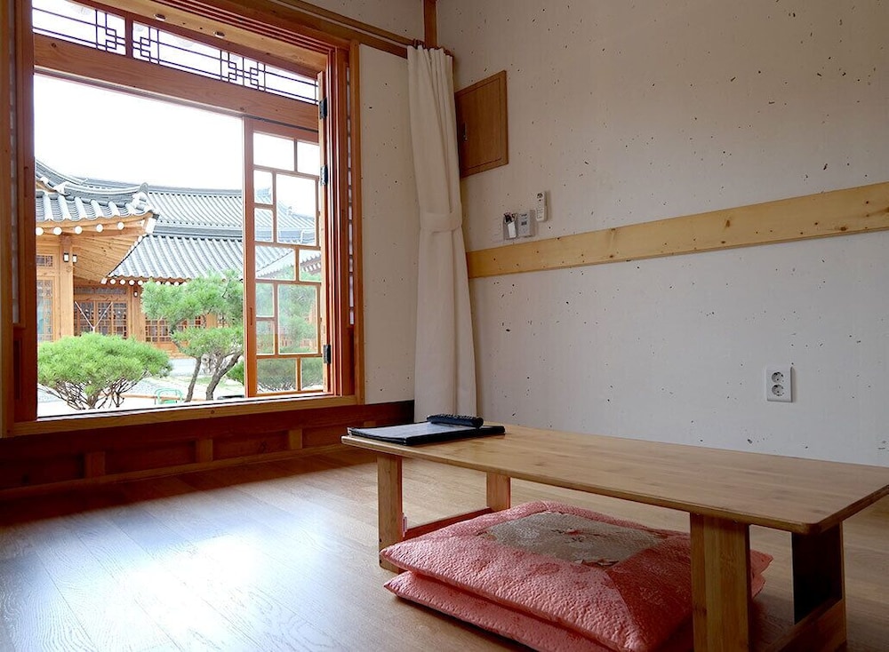 hwangnamkwan hanok guesthouse