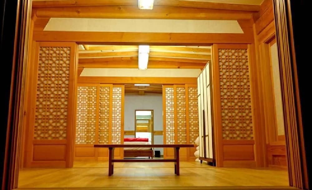 hwangnamkwan hanok guesthouse