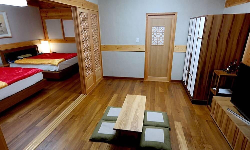 hwangnamkwan hanok guesthouse