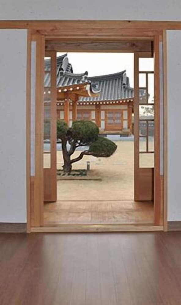 hwangnamkwan hanok guesthouse