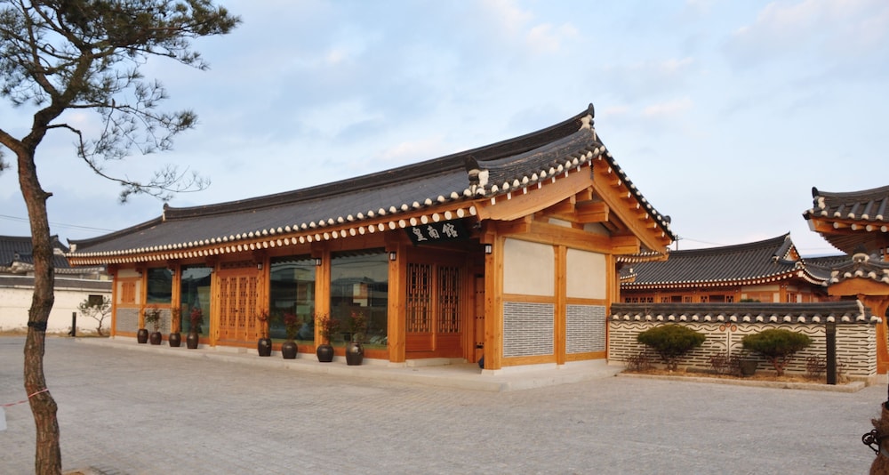 hwangnamkwan hanok guesthouse