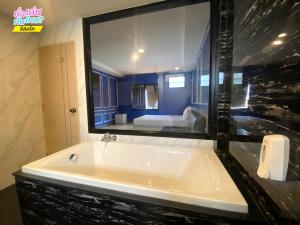 nunglenkunmai hotel sha certified