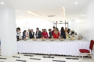 hoa ban trang hotel