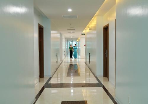 hoa ban trang hotel