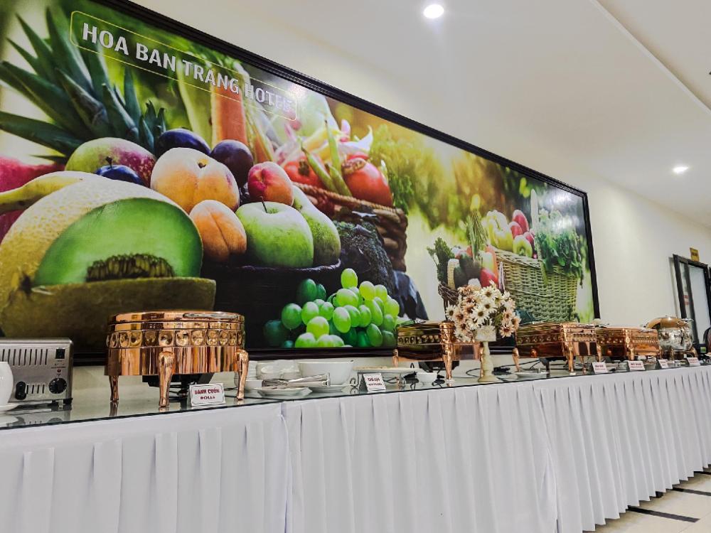 hoa ban trang hotel
