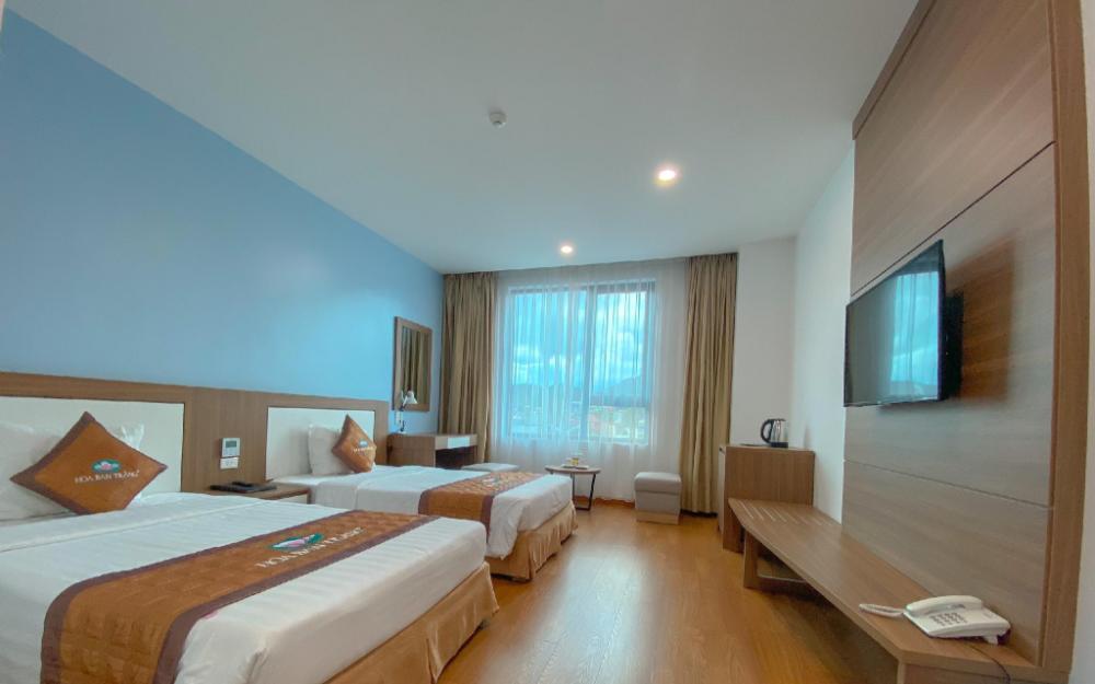 hoa ban trang hotel