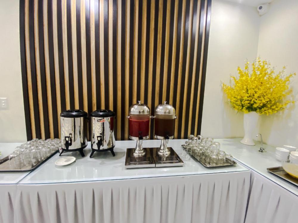 hoa ban trang hotel