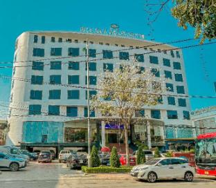 hoa ban trang hotel