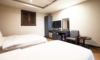 incheon airport hotel june