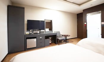 incheon airport hotel june