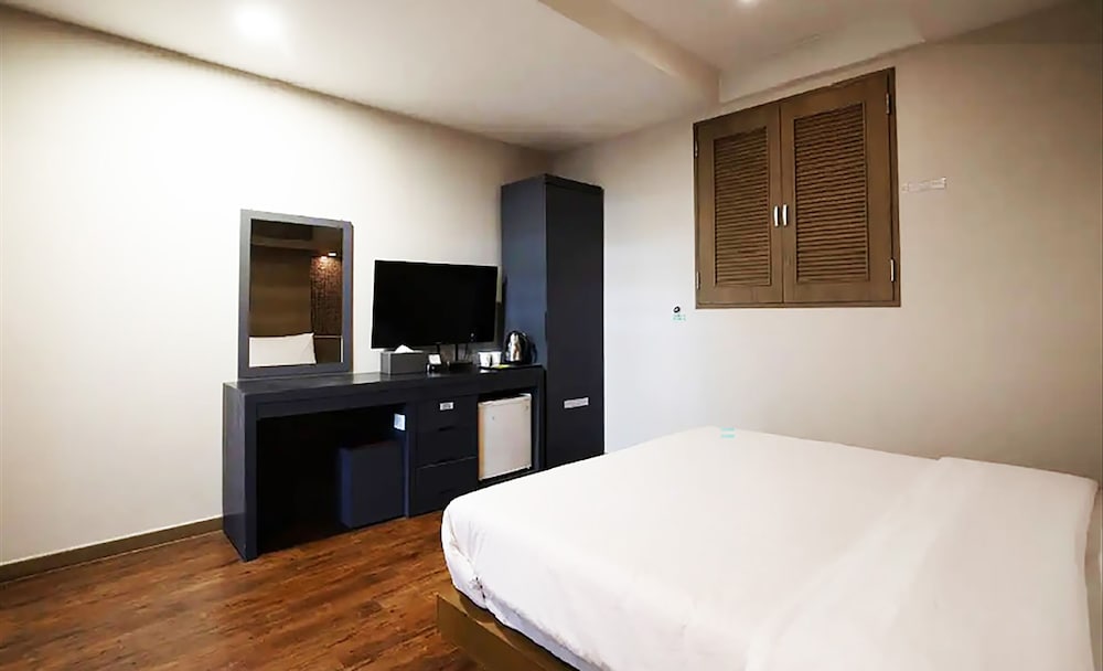 incheon airport hotel june