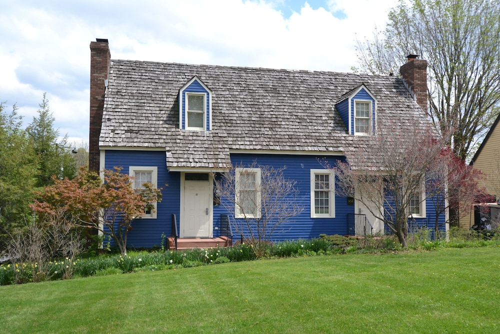 century suites hotel