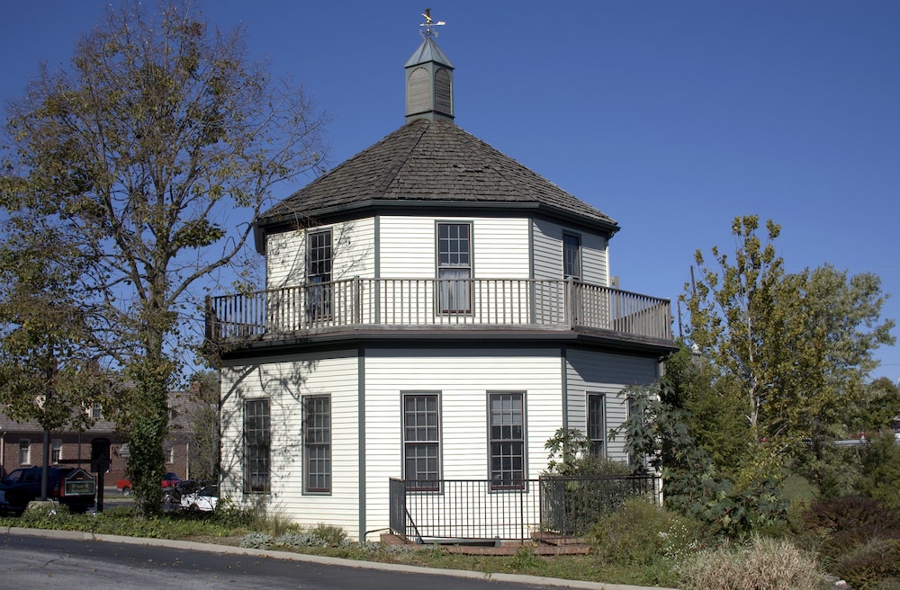 century suites hotel