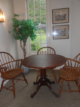 Century Suites Hotel,Indiana>>Bloomington,3 star