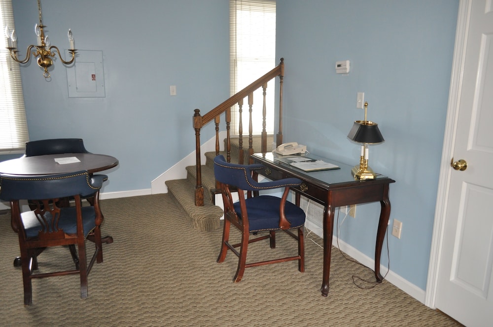 century suites hotel