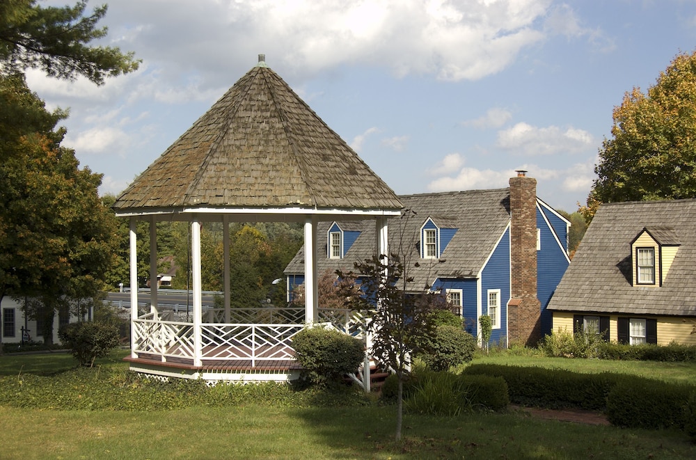 century suites hotel