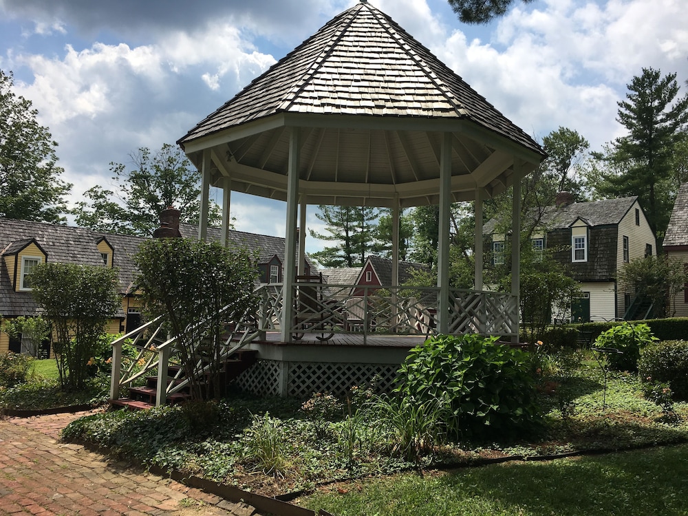 century suites hotel