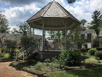 century suites hotel