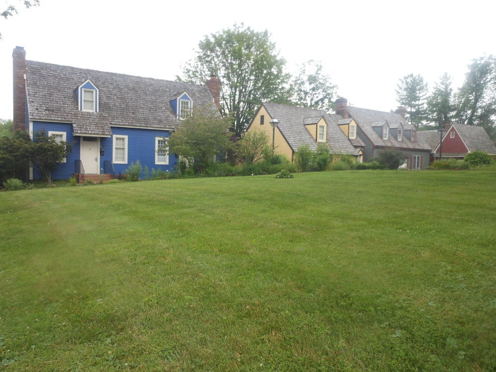 century suites hotel