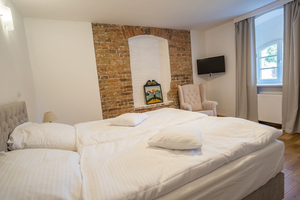 oficyna przy palacu krobielowice