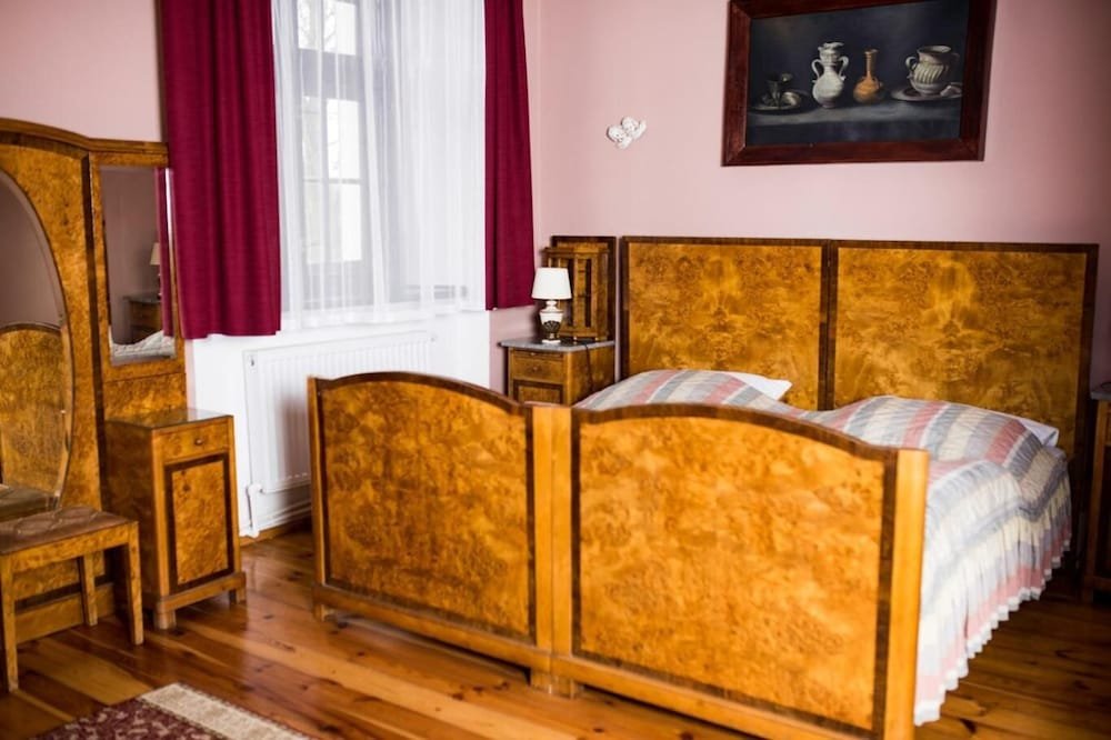 oficyna przy palacu krobielowice