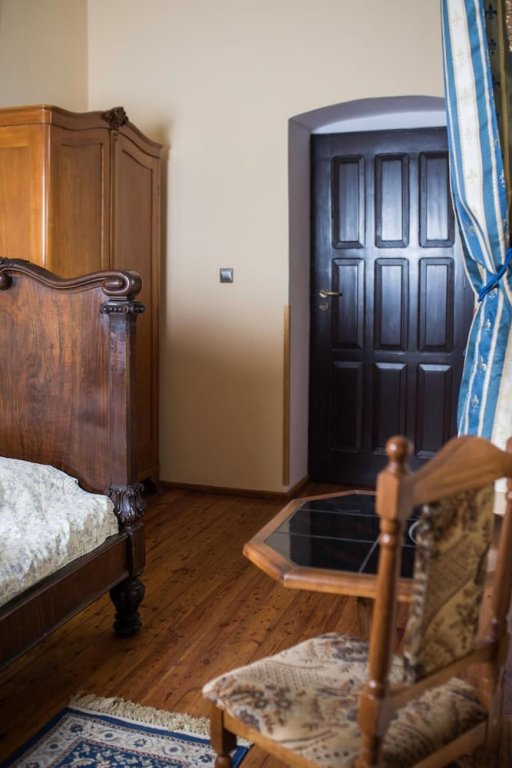 oficyna przy palacu krobielowice