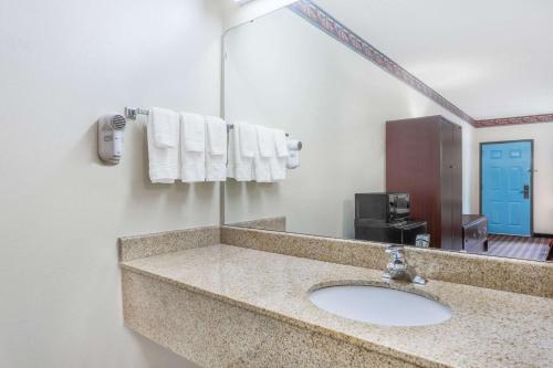 days inn by wyndham blythewood north columbia