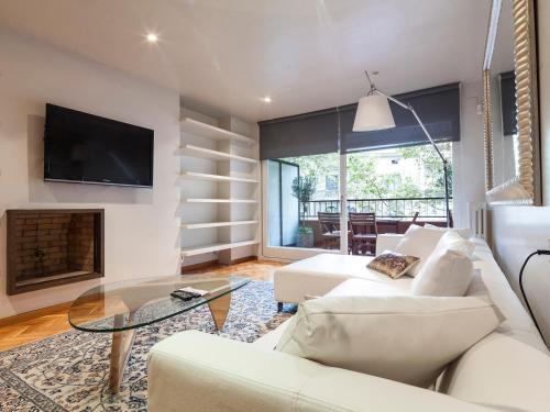 classic executive bonanova apartment