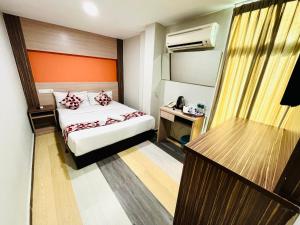 sky hotel pudu