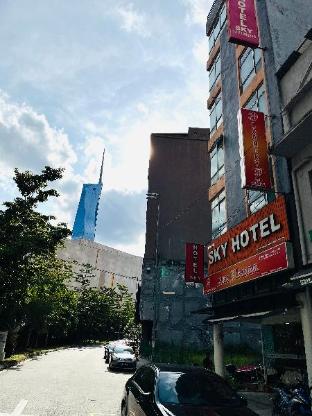 sky hotel pudu
