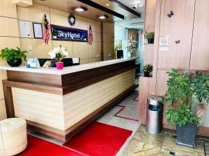 sky hotel pudu