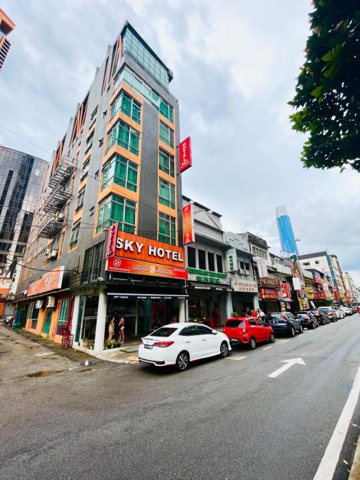 sky hotel pudu